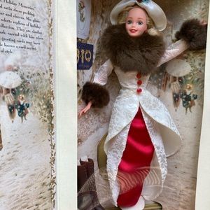 Holiday Memories Barbie 1995 NIB